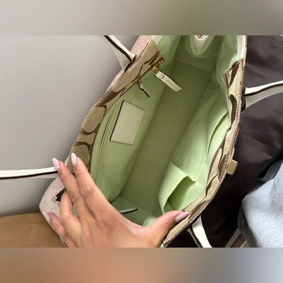 Coach Hampton Shoulder Bag - Picture 9 of 9